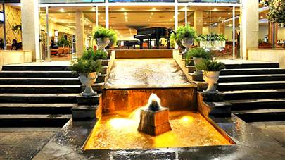 ورودی هتل هما شیراز ورودی هتل هما شیراز